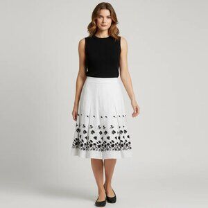 Ann Taylor Women's White/Black Floral Embroidered Pleated A-Line Skirt Size 4